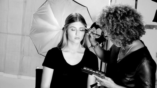 Smashbox Wet/Dry Double Exposure Palette - image 2 from the video